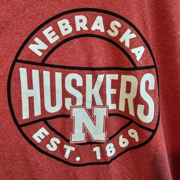 Nebraska Huskers T-Shirt Men 2XL Red Captivating College NCAA NEB Football - Picture 2 of 10